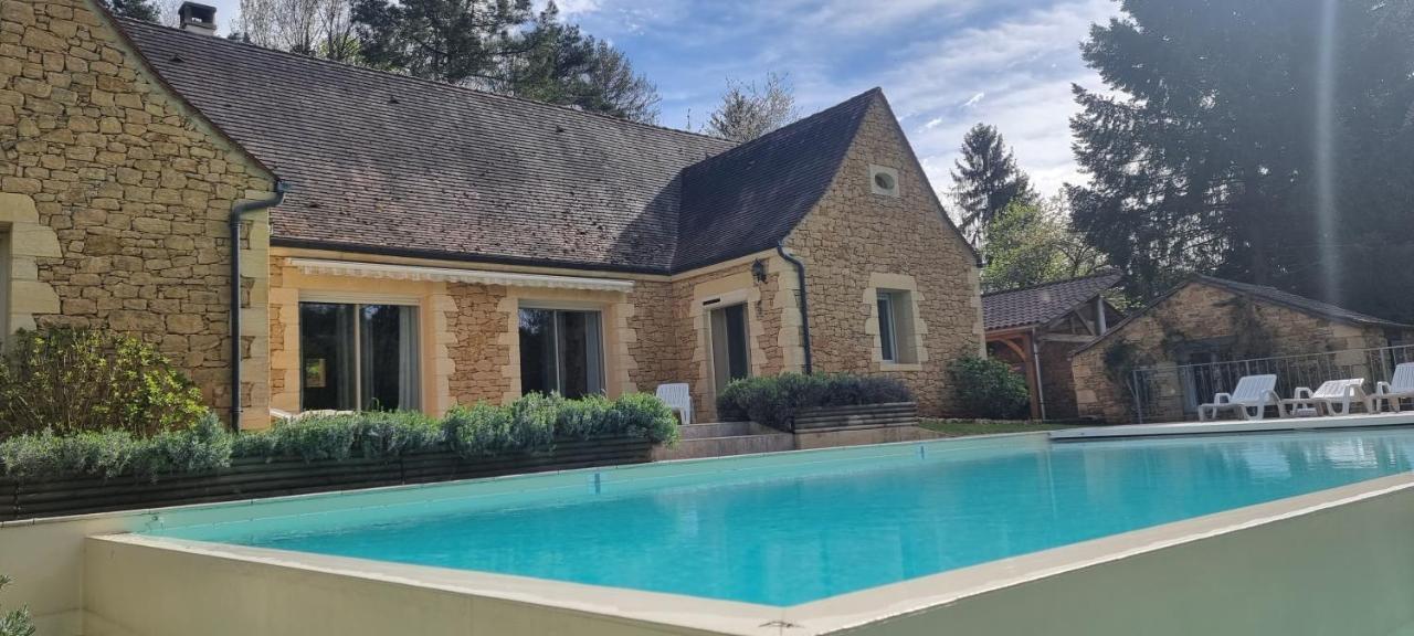 Villa Les Jardins De Raiatea Сарла-ла-Канеда Екстериор снимка