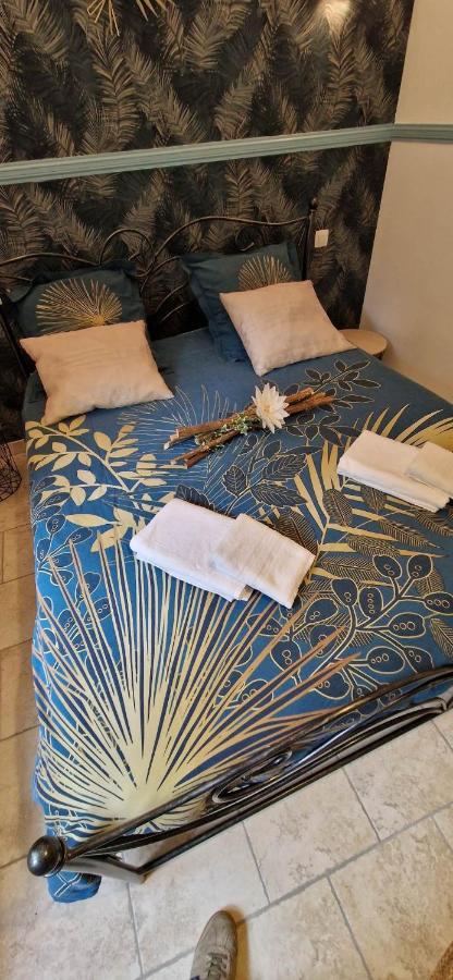 Villa Les Jardins De Raiatea Сарла-ла-Канеда Екстериор снимка